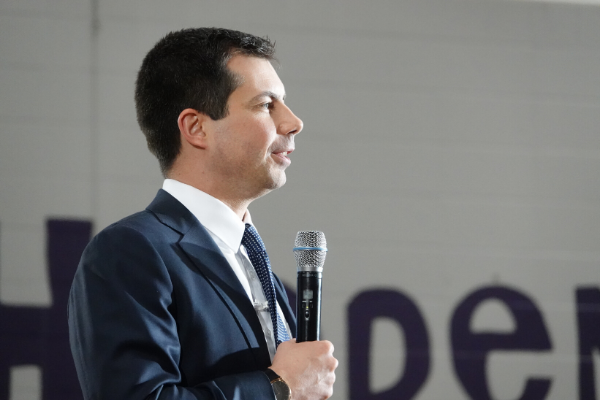 Presidential candidate Pete Buttigieg hosts a town hall in West Des Moines, Iowa, on Sunday. Following the event, Buttigieg addressed the death of former NBA star Kobe Bryant, who was killed in a helicopter crash moments before Buttigieg took the stage.