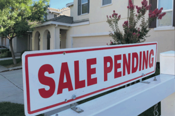 Pending home sales inch back in Dec.