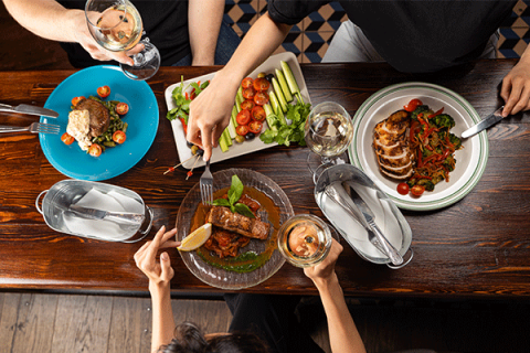 Oklahoma businessman reimburses Oklahomans who order from their favorite resturant.