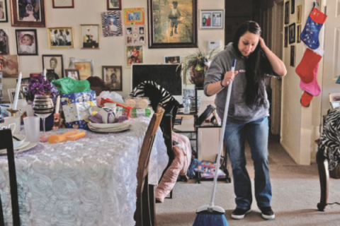 Whitney Bryen/Oklahoma Watch                      Amanda Flores moved from Duncan to Oklahoma City in April to take advan- tage of more housing and job opportunities offered in the city. But without unemployment benefits, Flores can’t afford a car or a cell phone, which is making it difficult to work.