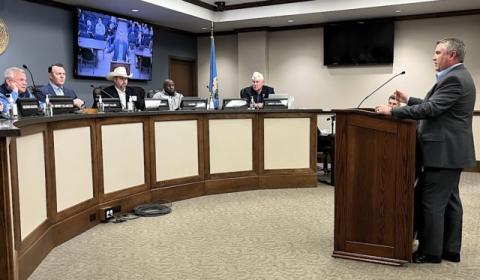 Oklahoma Chief Information Officer Jerry Moore speaks to the Veterans Commission on Wednesday, Feb. 15. TRES SAVAGE | NONDOC.COM
