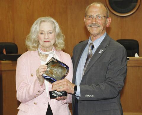 City of Duncan Duncan City Councilwoman Patty Wininger is shown with City Manager Chris Deal April 22 at the Duncan Police Complex. Deal thanked Wininger, who is stopping down from the council, for her service to the community.