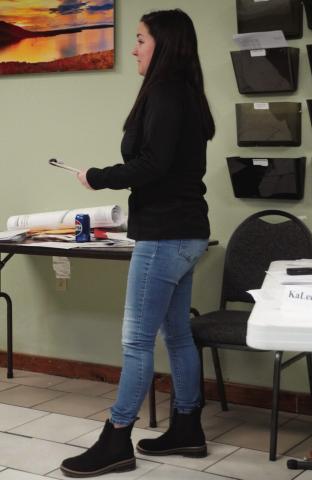 Deputy Town Clerk Colleen Murphy takes the oath of office during the Medicine Park Board of Trustees’ Jan. 16 meeting. Eric Swanson | Southwest Ledger
